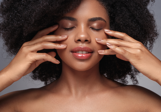 Top 6 Essential Oils to Moisturise and Nourish Skin Naturally